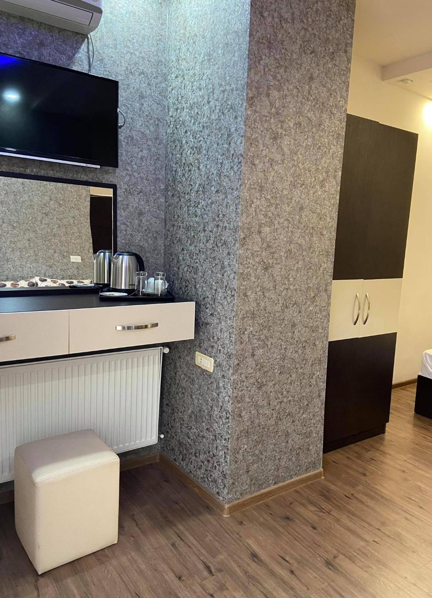 Hotel Premium Armenia Erevan Exterior foto